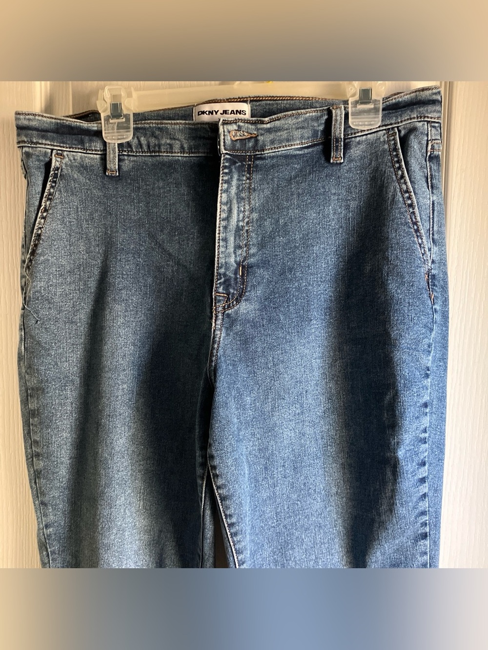 DKNY blue denim jeans 31
